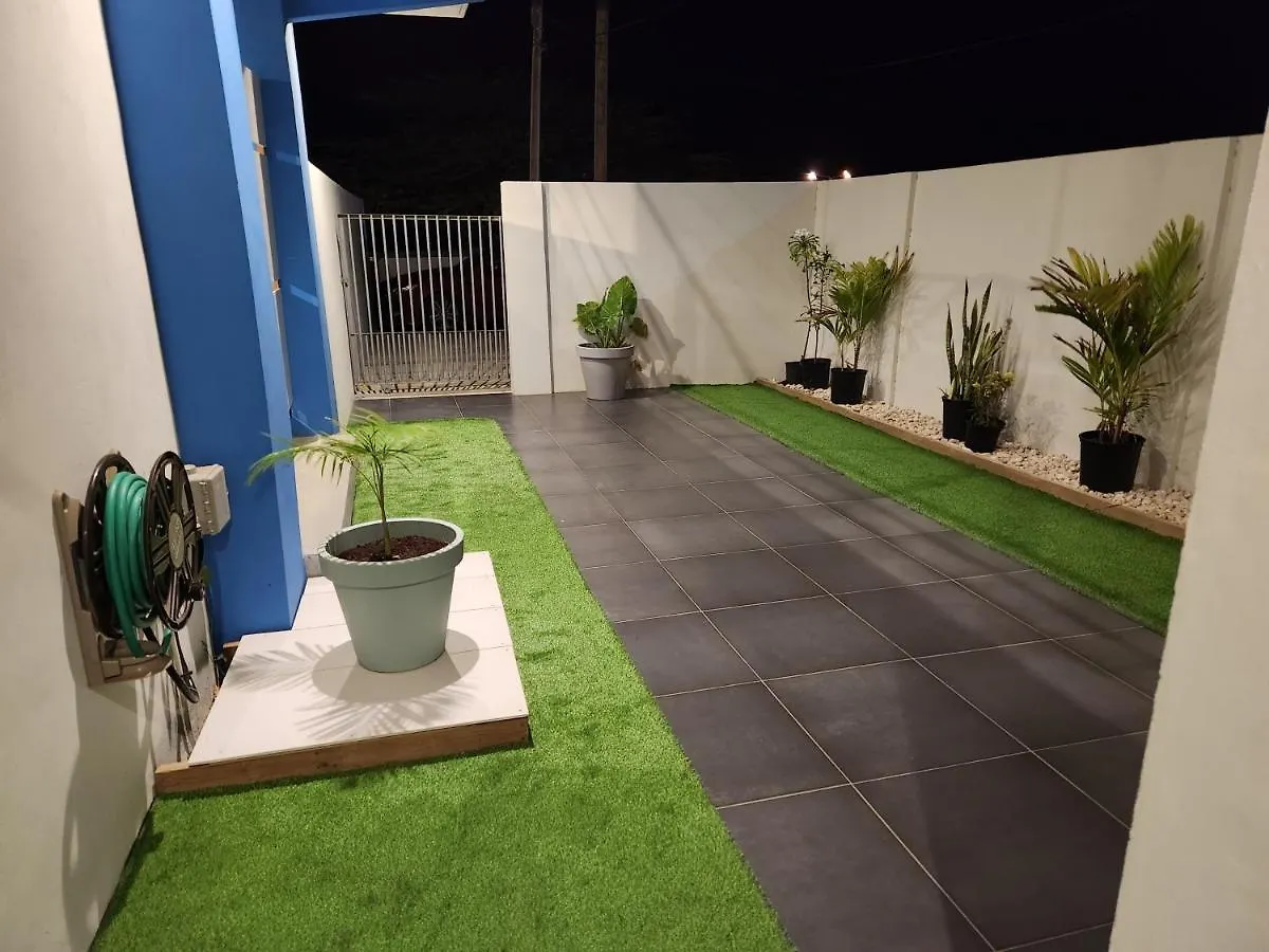 Modern Sunshine Yellow Apartment With Nature Views Willemstad