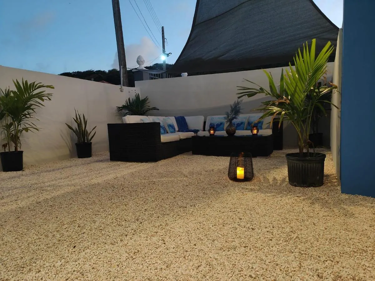 Modern Sunshine Yellow Apartment With Nature Views يلمستاد 0*,  كوراساو