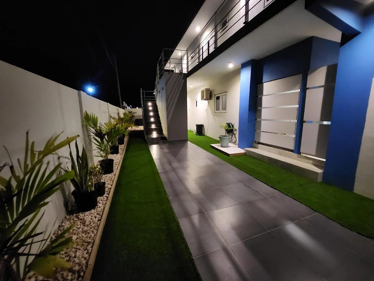 Modern Sunshine Yellow Apartment With Nature Views يلمستاد